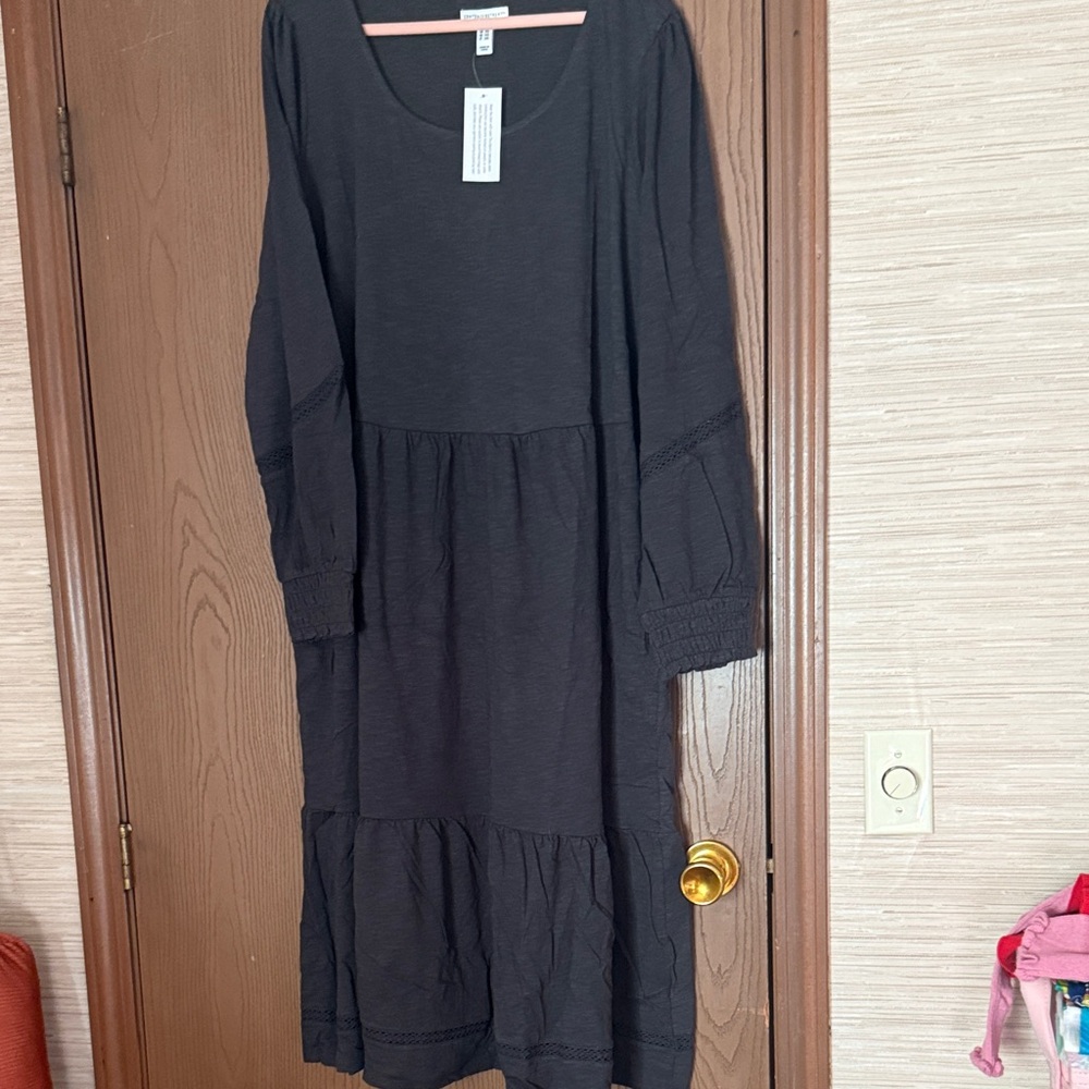 Canyon Retreat Chic Deep Grey Long Sleeve Dress with pockets. FREE SCARF